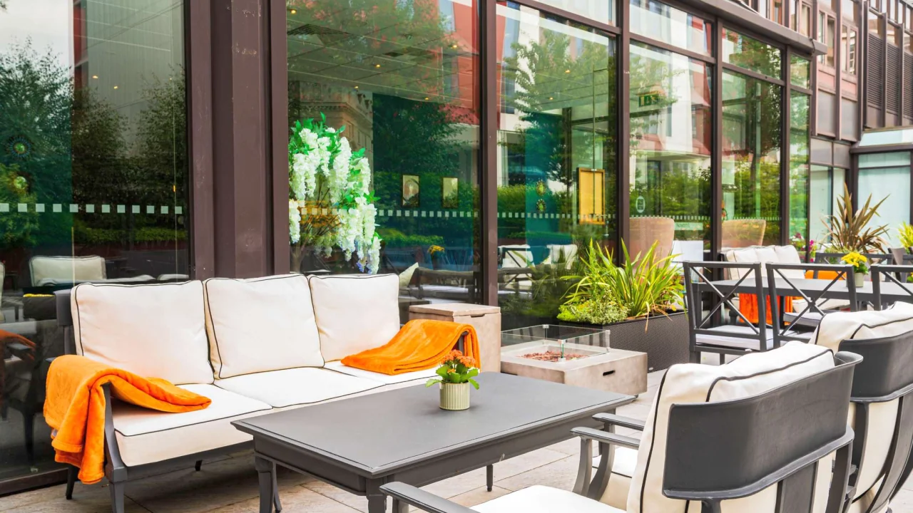 Novotel London West